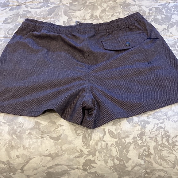 NWOT Athleta 2.5” Board Short - Picture 9 of 10